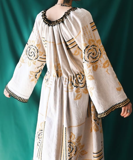 【Seek an nur】Romanian Vintage Embroidered Dress