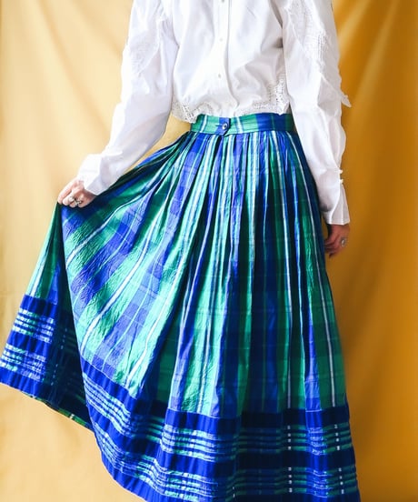 【tiny yearn】German Check Silk Flare Skirt