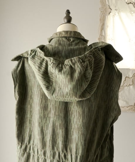 【Seek an nur】Czech army raindrop camo field cutoff vest