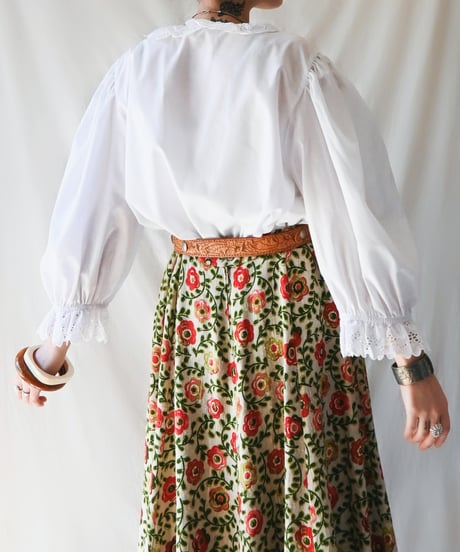 【tiny yearn】⁡Euro Embroidered Lace White Blouse