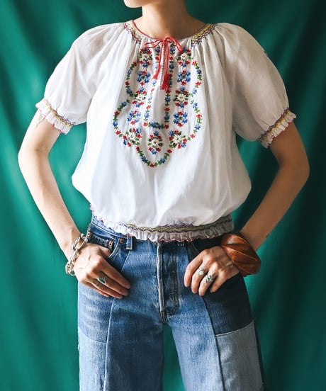 【Seek an nur】Hungarian Vintage Embroidered Peasant Blouse