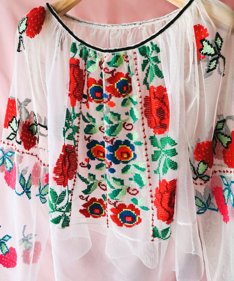 【tiny yearn】Romanian Vintage Embroidered Tulle Blouse