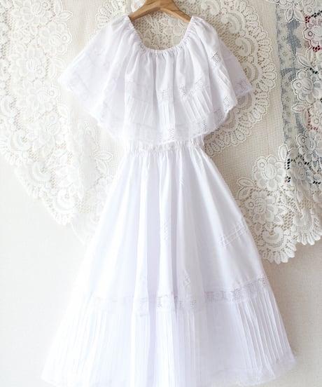 【Seek an nur】Shoulder Wrap Lace Flare Dress