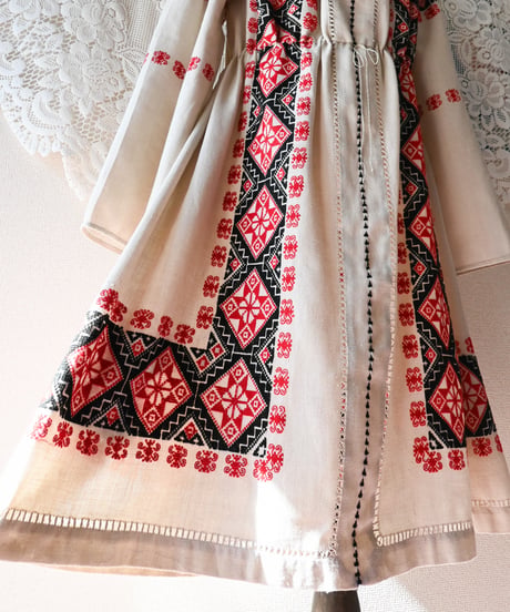 【Seek an nur】Romanian Vintage Embroidered Dress