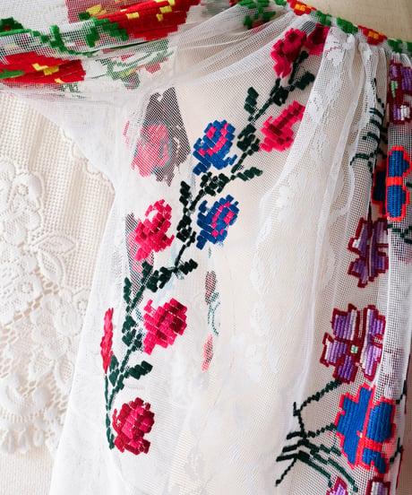 【tiny yearn】Romanian Vintage Embroidered Tulle Blouse