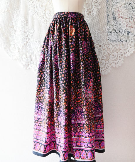 【tiny yearn】1970's Euro Floral Maxi Skirt