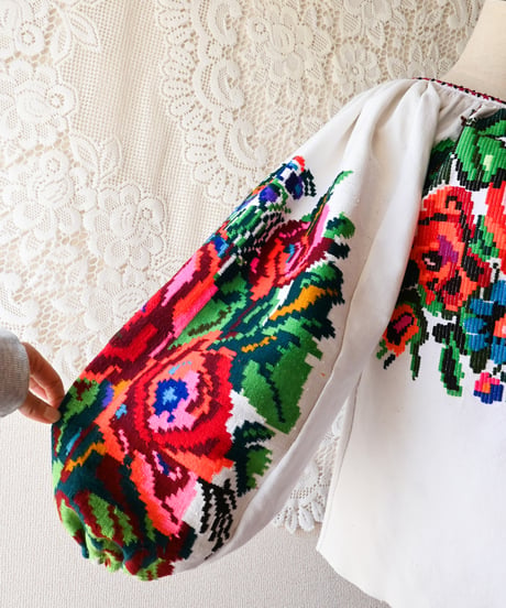 【Seek an nur】Romanian Vintage Embroidered Blouse