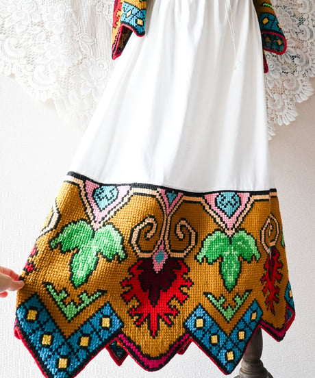 【tiny yearn】Romanian Vintage Embroidered Dress