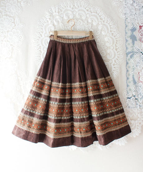 【Seek an nur】1970's Vintage Embroidered Flare Skirt