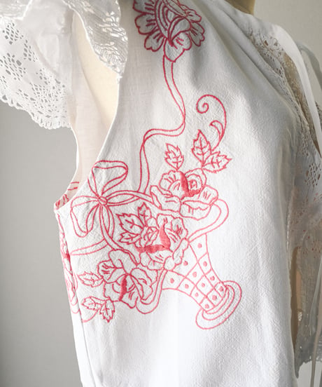 【Seek an nur】Euro vintage embroidered blouse
