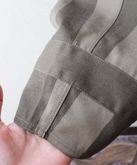 【Seek an nur】USA Stripe Tuck Tapered Pants