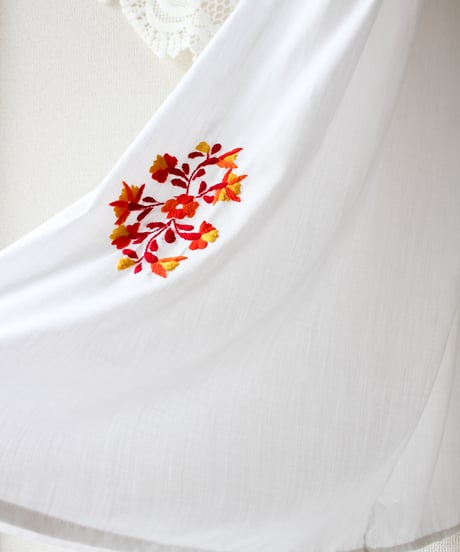 【tiny yearn】Mexican Floral Hand Embroidered Dress