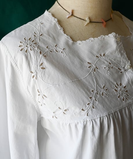 【Seek an nur】⁡1900-20's French Cutwork Night Blouse