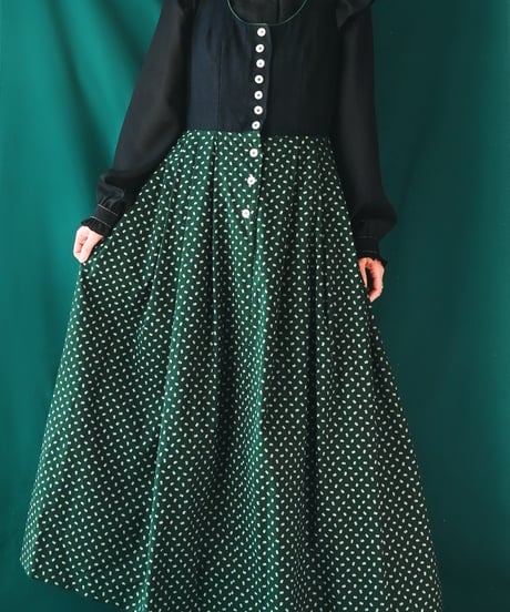 【Seek an nur】Tyrolean Black Floral Dirndl Dress