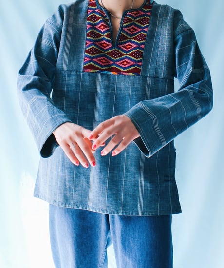 【tiny yearn】Vintage Guatemala Embroidered Denim Tops