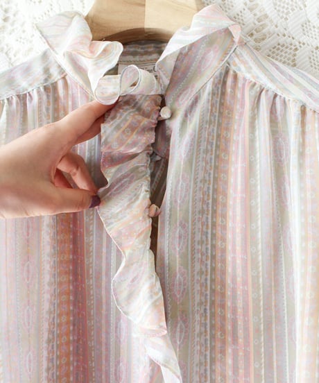 【tiny yearn】Frill Design Mulch Stripe Sheer Blouse