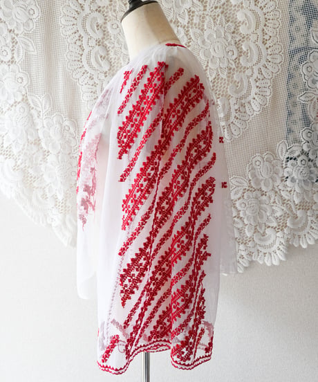 【tiny yearn】Romanian Vintage Embroidered Tulle Blouse