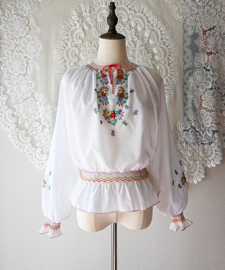 【Seek an nur】Hungarian Embroidered Peasant Blouse