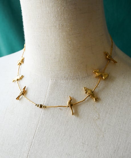 〈Accessory〉Native American Gold Tone Fetish Necklace