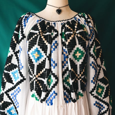ルーマニアワンピース | STORES ルーマニアワンピース | STORES