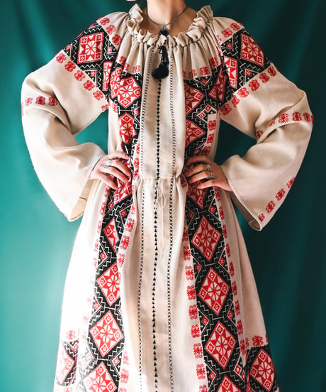 【Seek an nur】Romanian Vintage Embroidered Dress