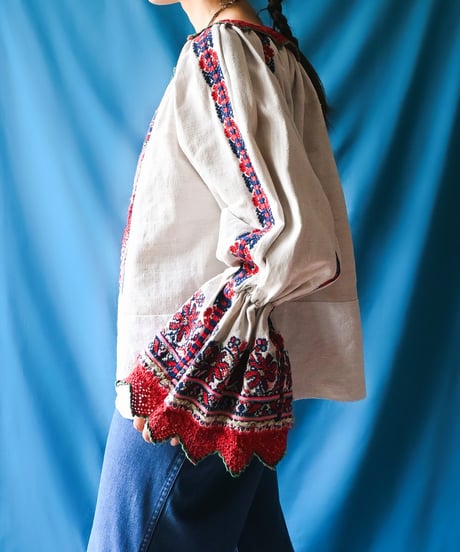 【tiny yearn】Romanian Vintage Embroidered Blouse