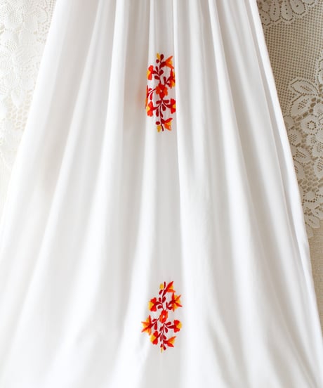 【tiny yearn】Mexican Floral Hand Embroidered Dress