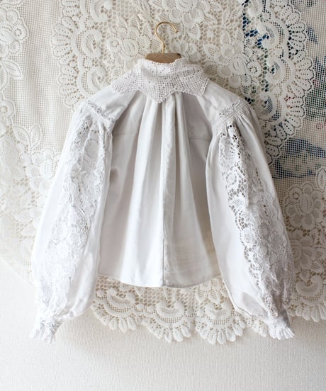 【Seek an nur】Vintage Romanian Cutwork Lace Blouse