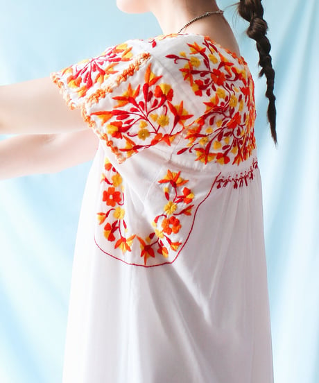 【tiny yearn】Mexican Floral Hand Embroidered Dress