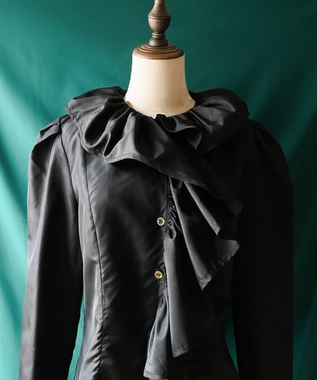 【Seek an nur】W-Germany Frill Black Blouse