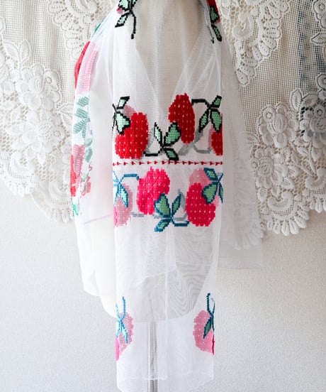 【tiny yearn】Romanian Vintage Embroidered Tulle Blouse