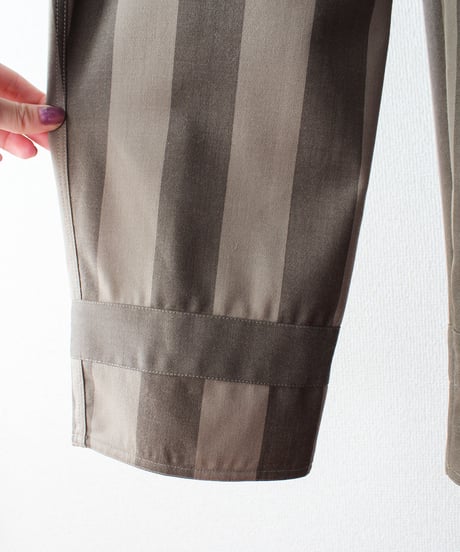 【Seek an nur】USA Stripe Tuck Tapered Pants
