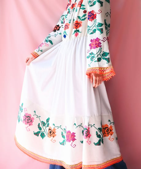 【tiny yearn】Romanian Vintage Embroidered Dress