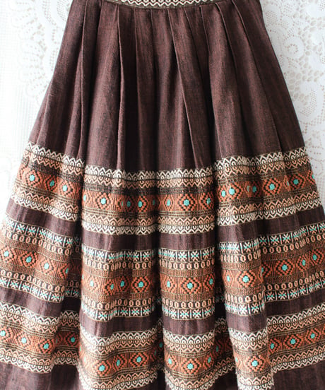 【Seek an nur】1970's Vintage Embroidered Flare Skirt