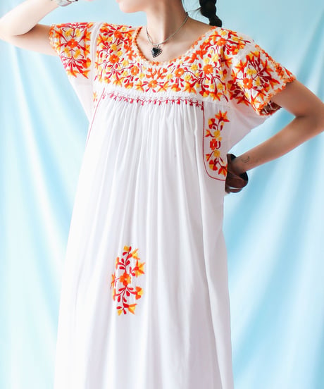 【tiny yearn】Mexican Floral Hand Embroidered Dress