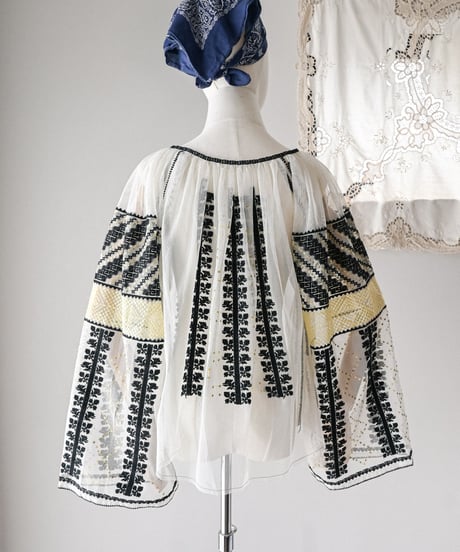 【Seek an nur】Romanian vintage embroidered le blouse