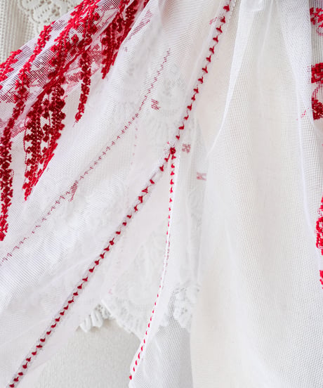【tiny yearn】Romanian Vintage Embroidered Tulle Blouse