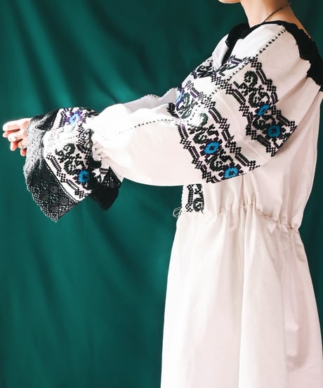 【Seek an nur】Romanian Vintage Embroidered Dress
