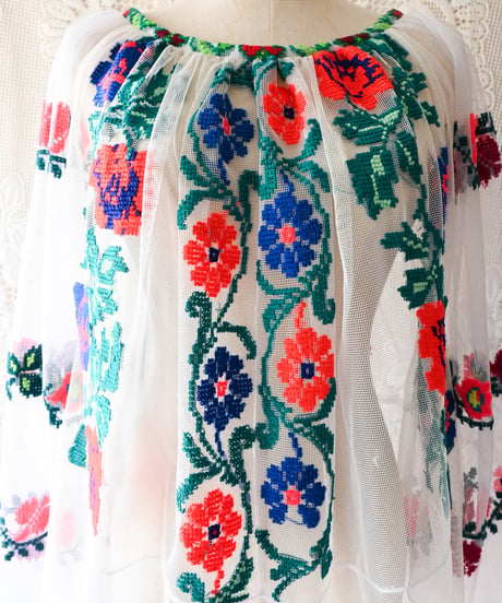 【tiny yearn】Romanian Vintage Embroidered Tulle Blouse
