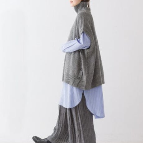 サイドボタンスリットワイドニットベスト