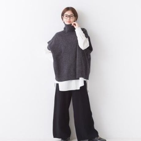 サイドボタンスリットワイドニットベスト