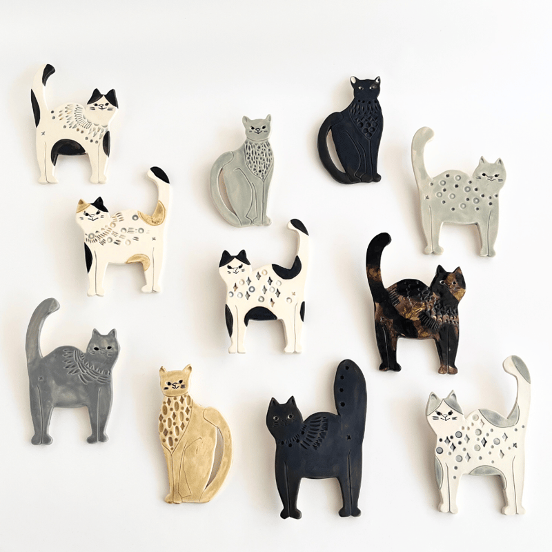 陶の壁掛け 猫〔K〕 / POTTERY STUDIO K | HOOTON