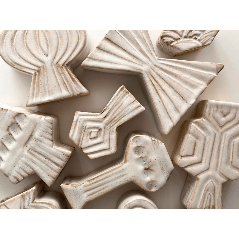 特徴ある形のボトル型花瓶 4.5寸玉形 陽（よう） 花瓶 | 製品 | 加藤七宝製作所ウェブサイト