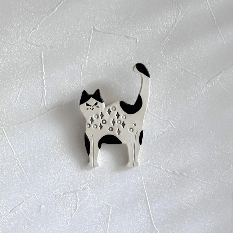 陶の壁掛け 猫〔K〕 / POTTERY STUDIO K | HOOTON