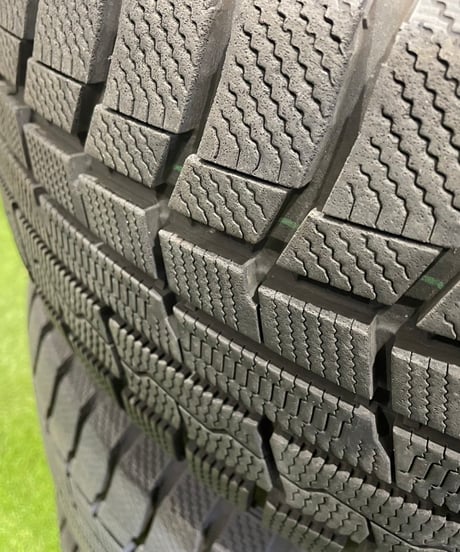 【中古品】M６コンパス用スタッドレスタイヤ