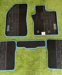【中古品】BVレネゲード用　フロアマット　4xe