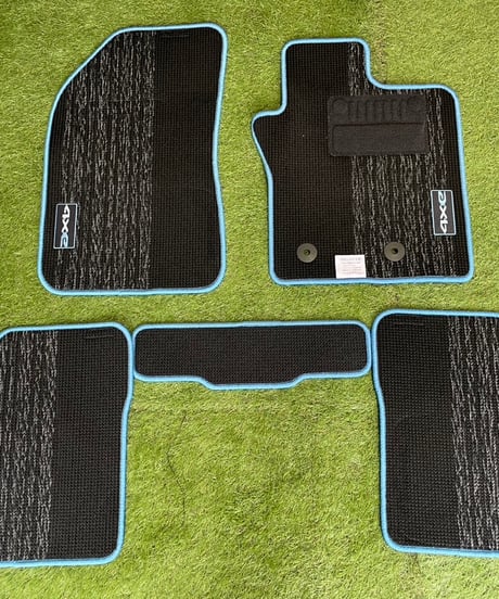 【中古品】BVレネゲード用　フロアマット　4xe