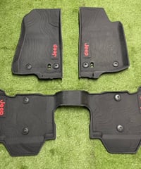 【中古品】JLラングラー用　ラバーマット