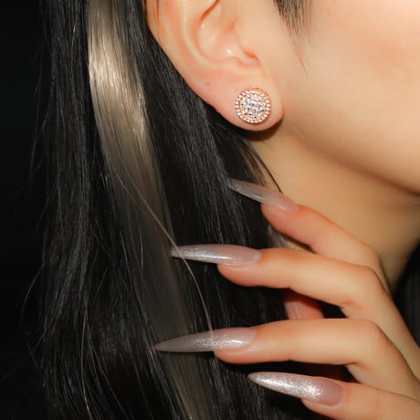 B×B Stud Pierces