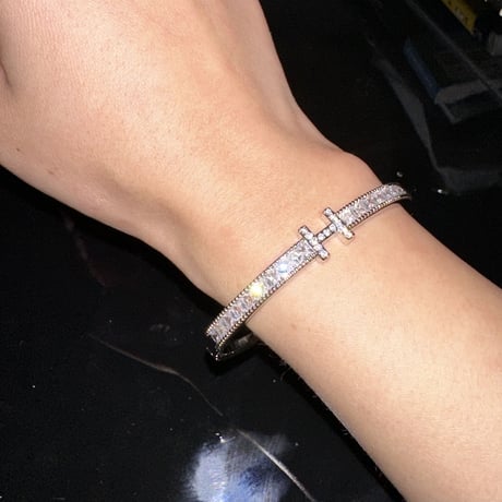 H cz Bangle